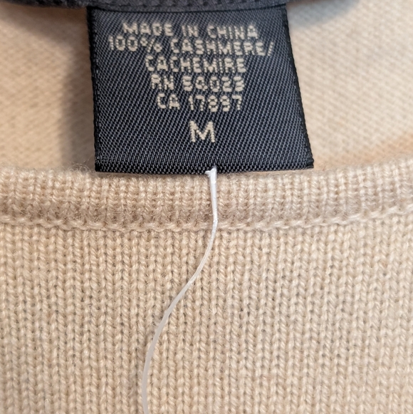 Banana Republic Cashmere Women's Beige Tank Style Shell.. - Picture 2 of 2